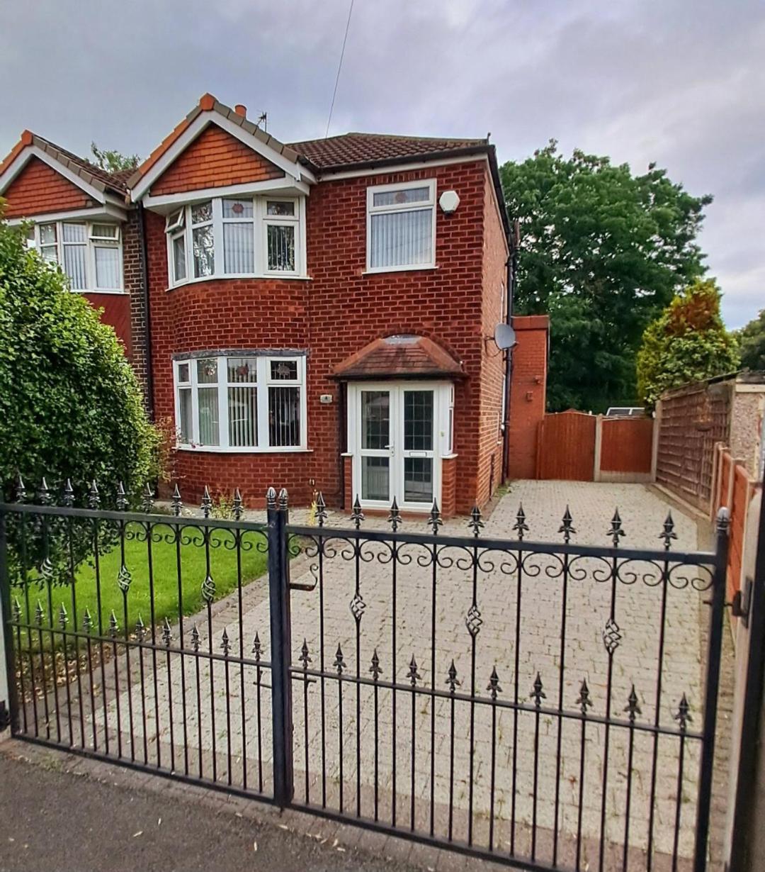 Dalton House - Three Bedroom Property Stretford Free Parking Near The Trafford Centre Манчестър Екстериор снимка